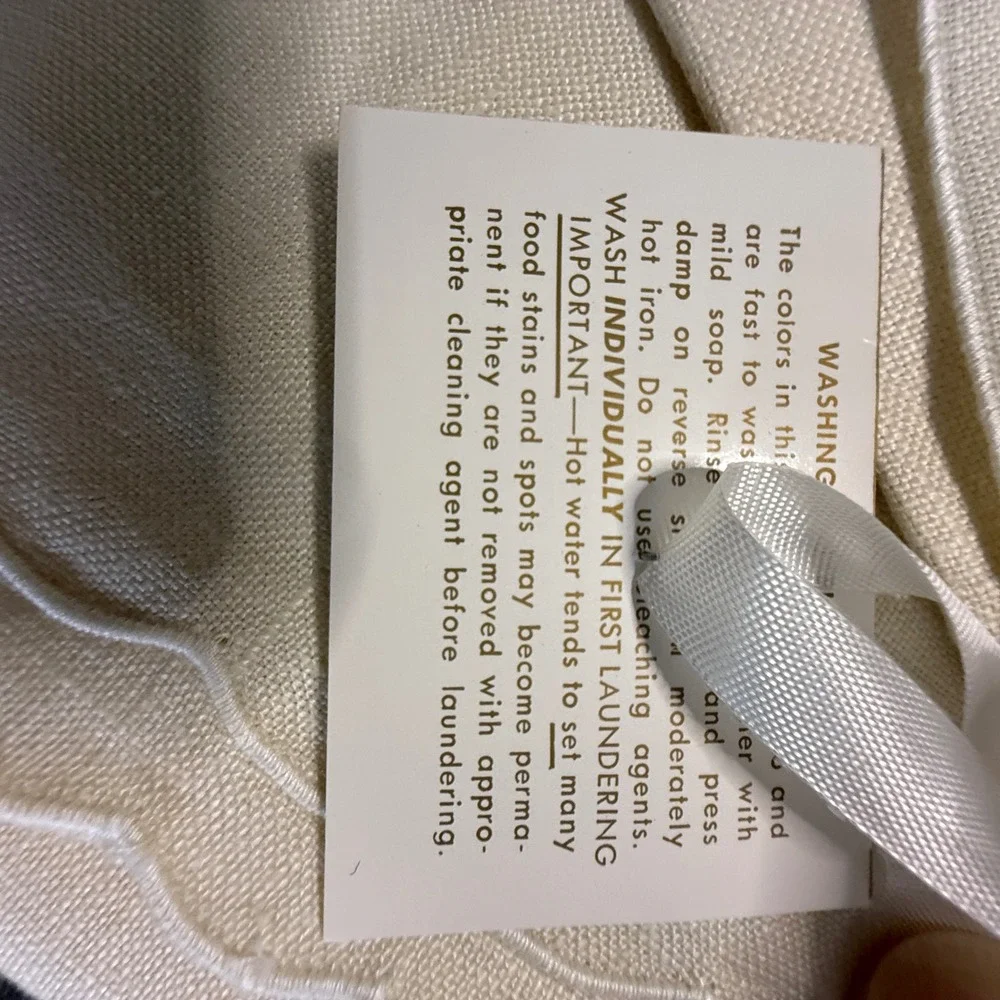 Leacock Tea Setting NT-21 Vintage Cream Linen Tablecloth and Napkins Set - Picture 8 of 9